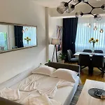 Aj Luxe