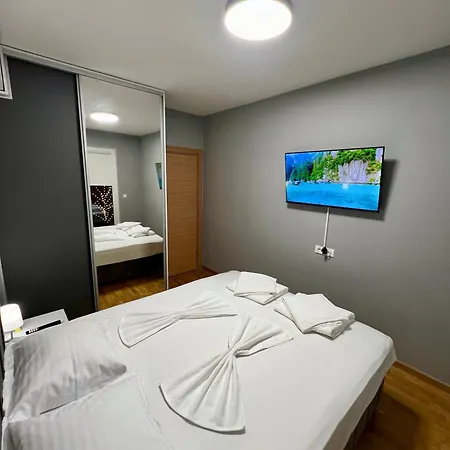 Aj Luxe Apartamento Skopie