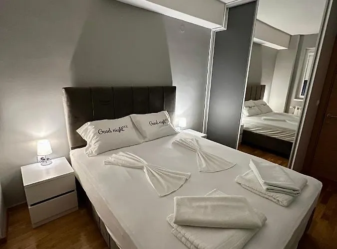 Aj Luxe Apartamento Escópia