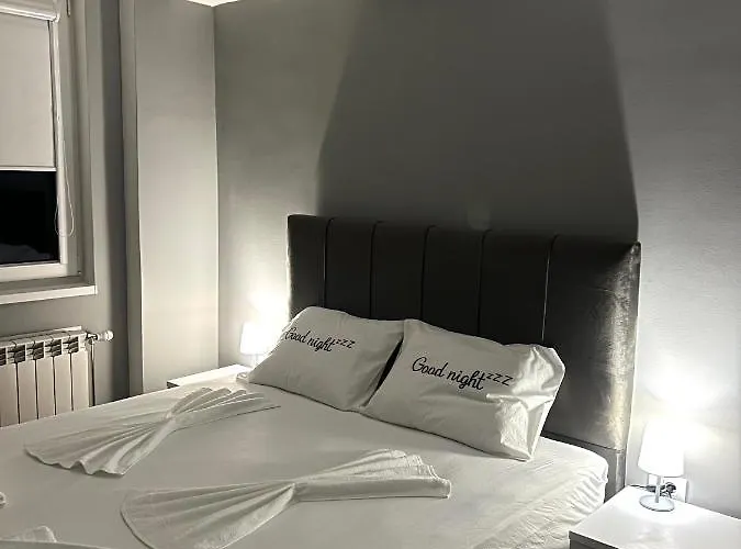 Aj Luxe Apartamento Escópia